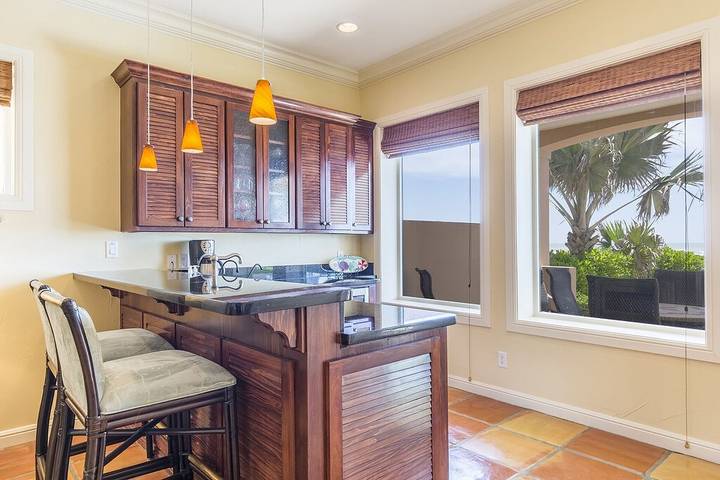 Vacation house for 10 people, with yard and hot tub as well as pool and balcony in Padre Island