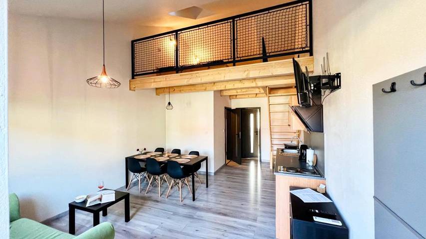 Ferienwohnung für 8 Personen, mit Garten und Pool - 1