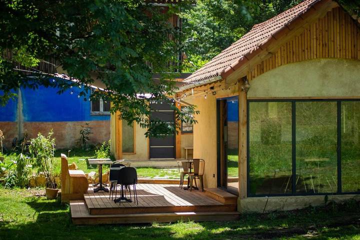 Location de vacances pour 2 personnes, avec vue ainsi que jardin et terrasse, animaux acceptés dans Baulou