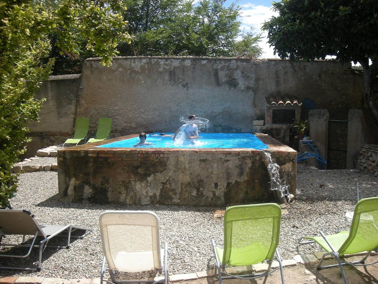 Very comfortable and spacious house. 3000m2 of garden, barbecue and private pool in Santes Creus, Aiguamúrcia
