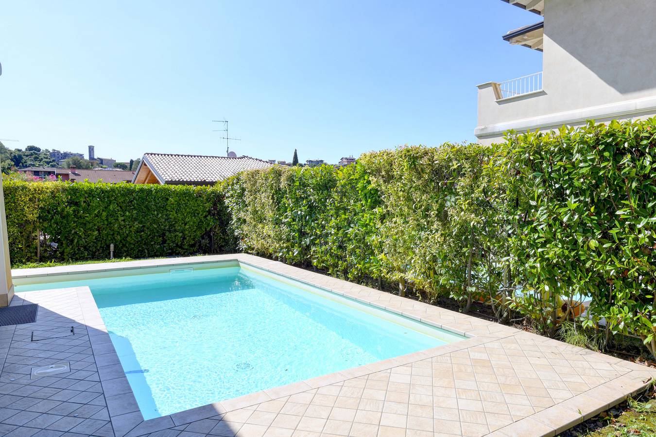 Villa Iris Manerba private pool Bookinggardalake in Lido di Manerba, Manerba del Garda