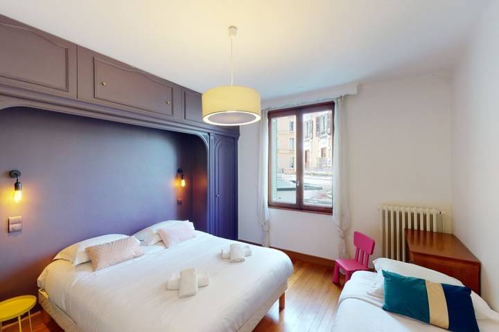 Gîte pour 5 personnes, avec terrasse, animaux acceptés dans Office De Tourisme Lac D Annecy Rive Plein Soleil - 3