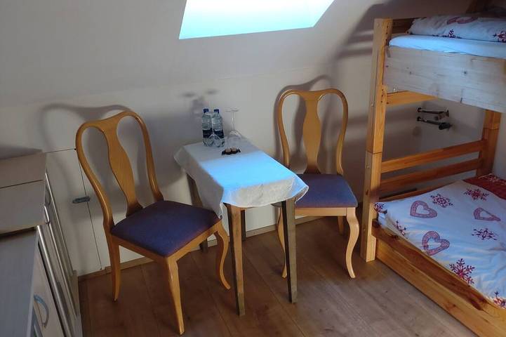 Ganze Wohnung, Gemütliche Etagenwohnung in einem historischen Bauernhaus. in Martina, Valsot