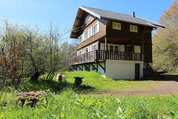 Maison de campagne pour 10 personnes, avec jardin à Ceyssat