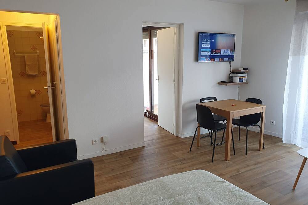 Entire apartment, Studio, Centre-ville, Ge 5km in Annemasse, Saint-Julien-en-Genevois region