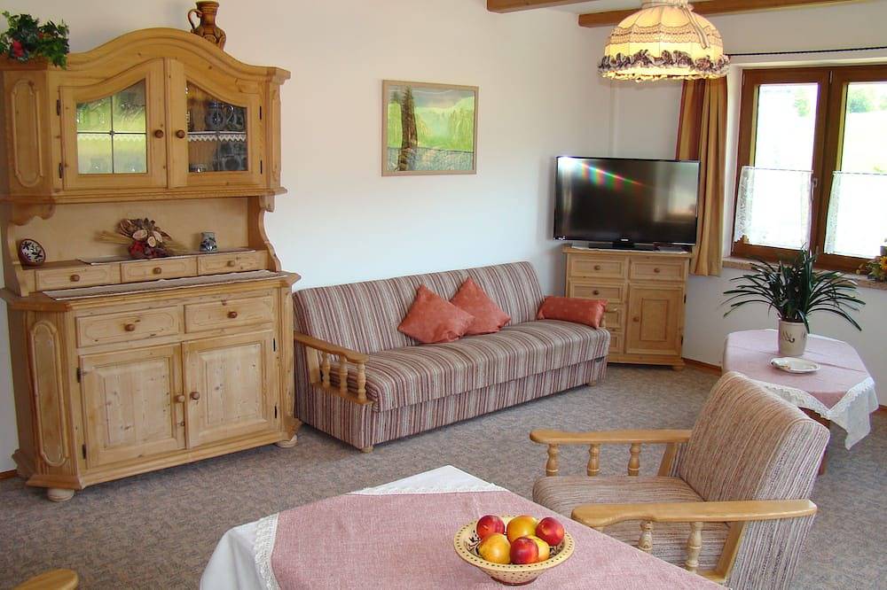 Ganze Wohnung, Ferienwohnung 76 qm im Landhausstil mit Alpenrundblick am Samerberg auf 700 m in Samerberg, Bayerische Alpen
