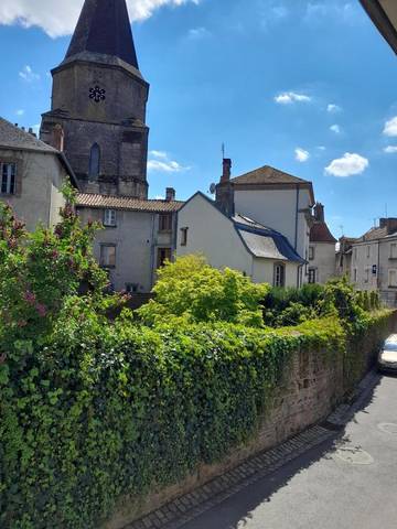 Gîte pour 4 personnes, avec balcon et vue à Magnac-Laval