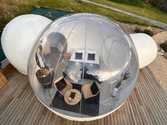 Chambre d’hôte pour 2 personnes, avec terrasse ainsi que jacuzzi et jardin à Bazouges-la-Pérouse