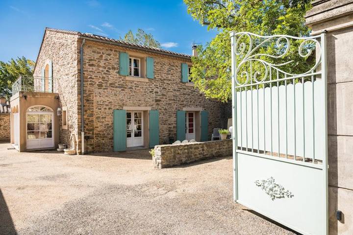 Location de vacances pour 2 personnes, avec piscine et vue ainsi que jardin et terrasse à Castelnau-d'Aude - 2