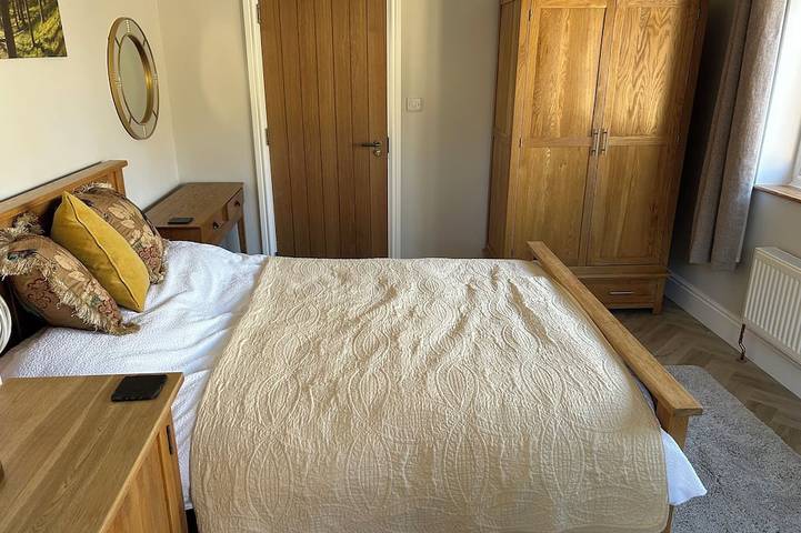 Entire apartment, Sunny Garden Retreat Wfh in Solihull -Nec,Jlr,Bhx in Solihull, Birmingham Area