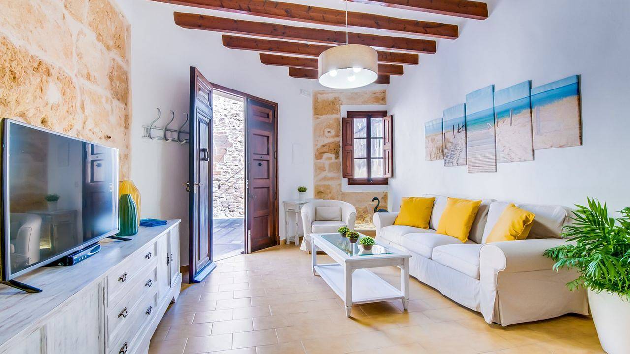 Holiday home for 4 people with terrace in Alcudia Old Town, Alcúdia