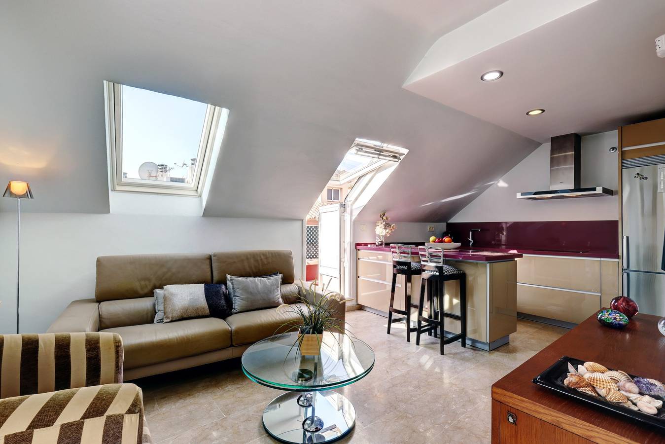 Central Apartment close to the Beach with Sea View, Terrace & Wi-Fi in Playa de Santa Amalia (Fuengirola), Fuengirola