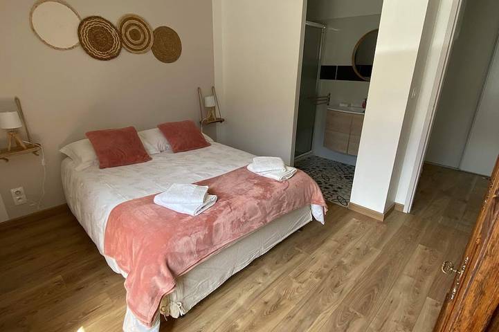 Location de vacances pour 8 personnes, avec terrasse et jardin à Saint-Pierre-de-Plesguen - 2