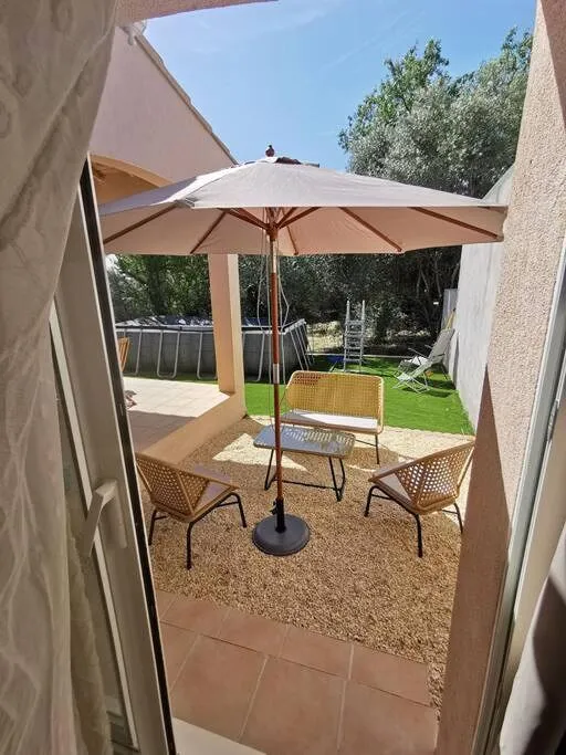 Apartamento de vacaciones para 2 personas, con piscina y vistas además de terraza y jardín - 1