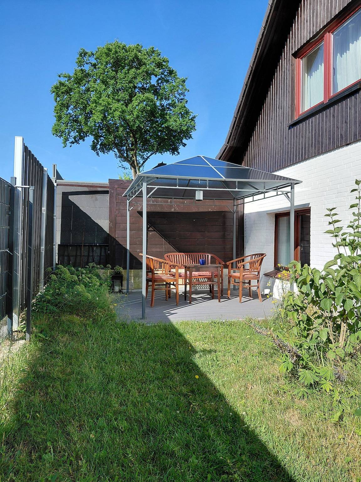 Ganze Wohnung, Ferienwohnung 'Buchholz I D N' mit Privatterrasse, Gemeinschaftsgarten und Wi-Fi in Buchholz in der Nordheide (Stadt), Buchholz in der Nordheide