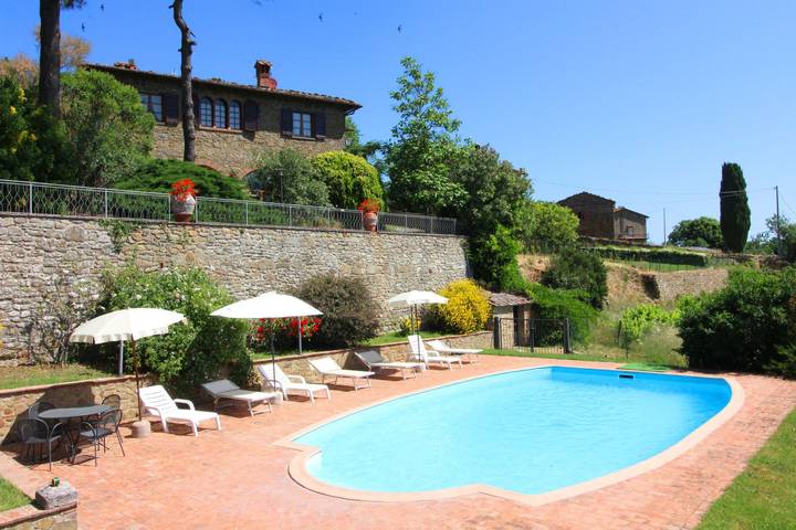 Villa per 10 persone, con giardino e piscina a Monte San Savino