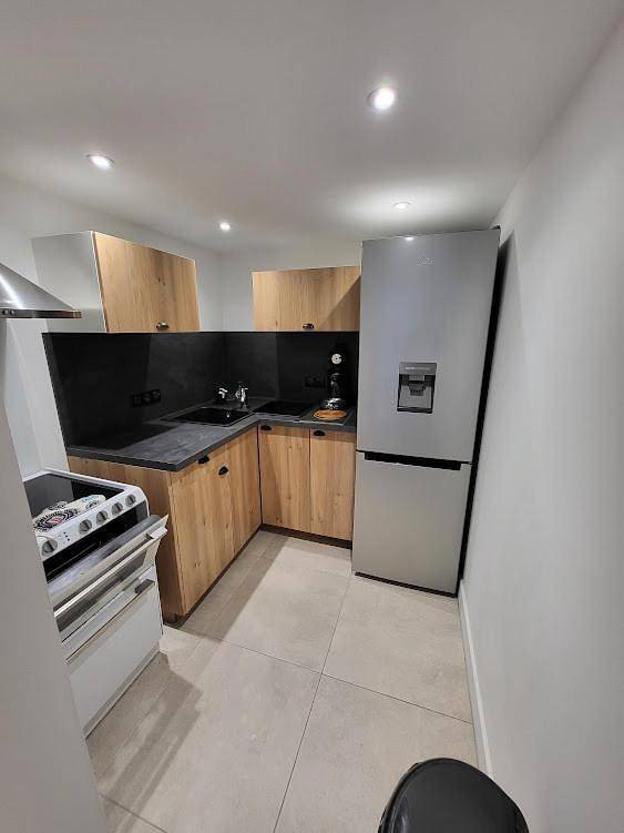 Gîte pour 2 personnes, avec Terrasse et Vue à Carignan-de-Bordeaux - 2
