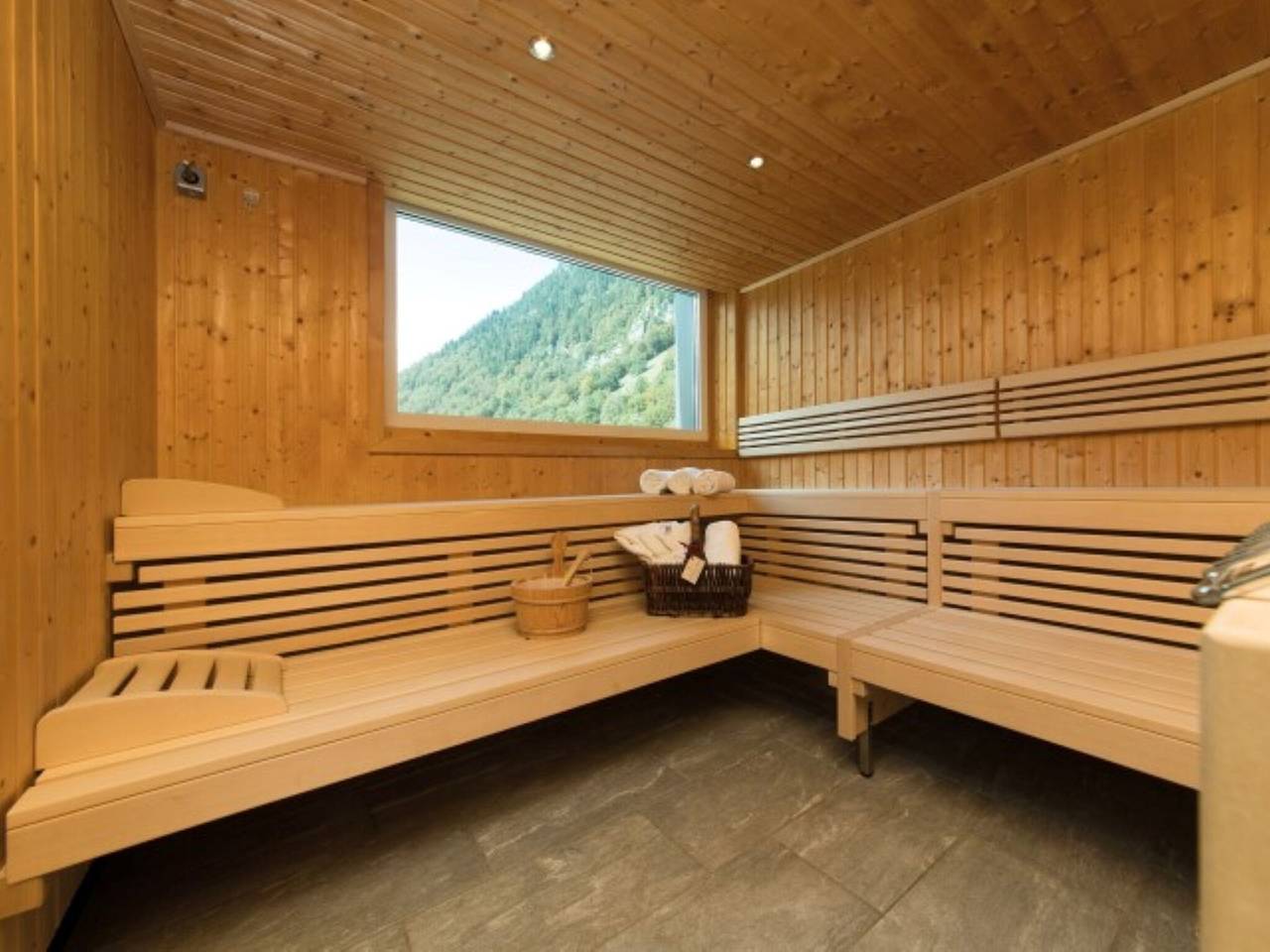 Geheel appartement, Studio in Oostenrijk met Panoramasauna in Klösterle, Arlbergpas