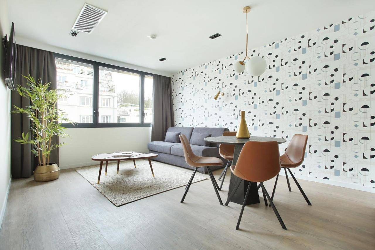 Two-Bedroom Apartment  (6 persons) in Issy-les-Moulineaux, Hauts-de-Seine
