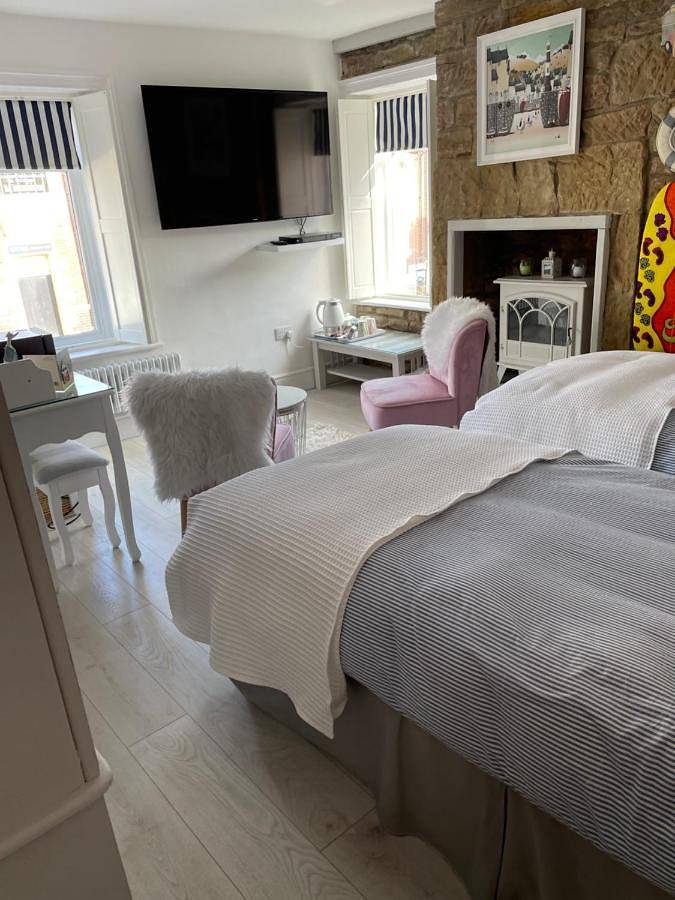 Bed and breakfast for 3 people, with Hot tub and Terrace as well as Garden and Sauna in Northumberland