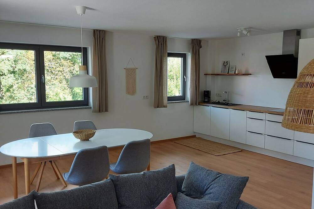 Ganze Wohnung, Gemütliche Ferienwohnung im  Boho Stil (75qm) mit Terrasse und barrierefrei in Weißenburg in Bayern, Frankenalb