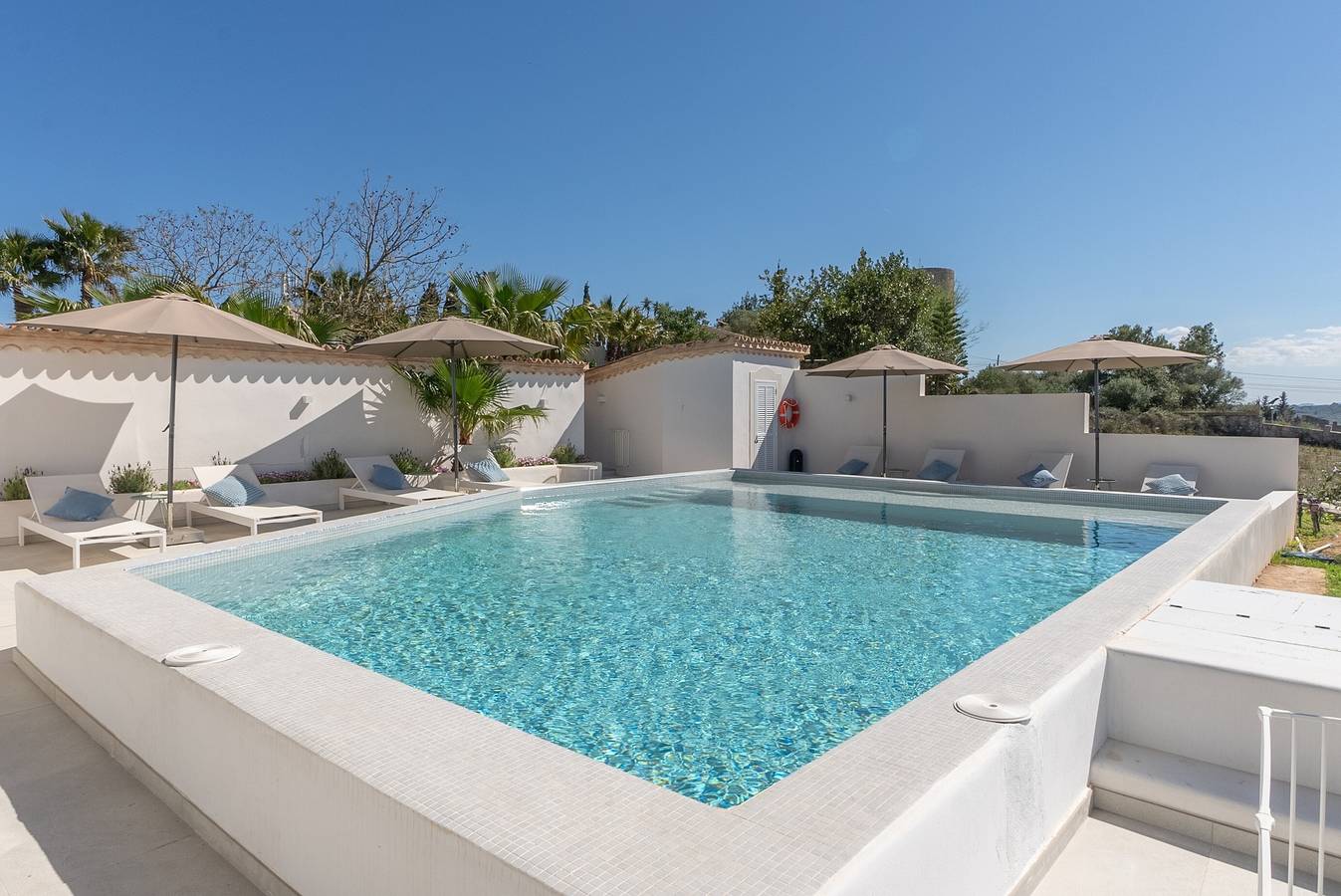 Casa Vacacional 'Luxury Finca Es Moli Pool Tennis' con Vista a la Montaña, Wi-Fi y Aire Acondicionado in Ariany, Interior de Mallorca