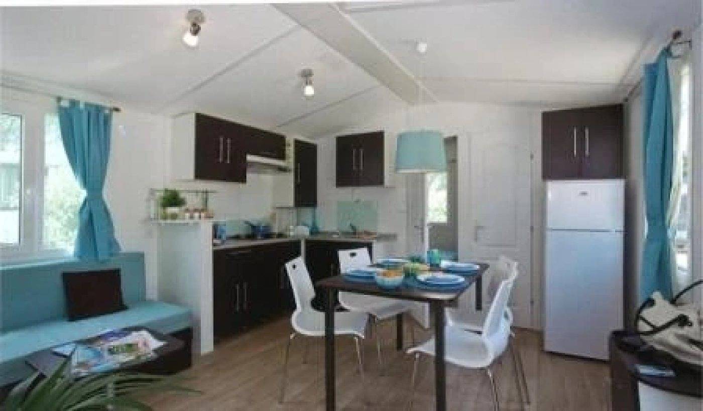 Zecamping 3* familial piscine chauffée dog friendly locatif Tv Lv clim in Florac-Trois-Rivières, Cevenas