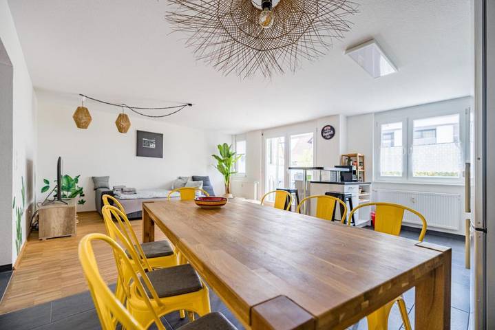 Ferienwohnung für 8 Personen, mit Terrasse und Garten