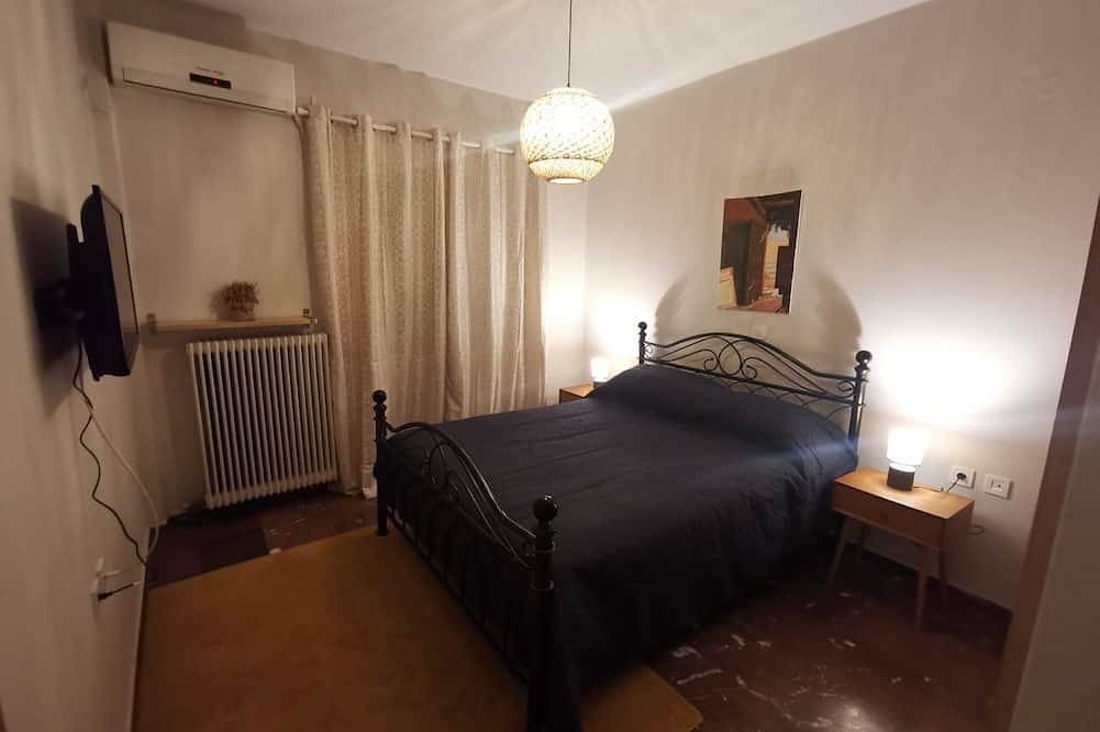 Ganze Wohnung, Spacius double room apartment 64 sqm fully equiped\nmagnificent sunset & sea view in Pylos, Messenien