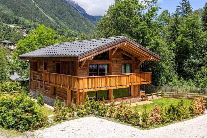Chalet für 12 Personen, mit Whirlpool und Garten