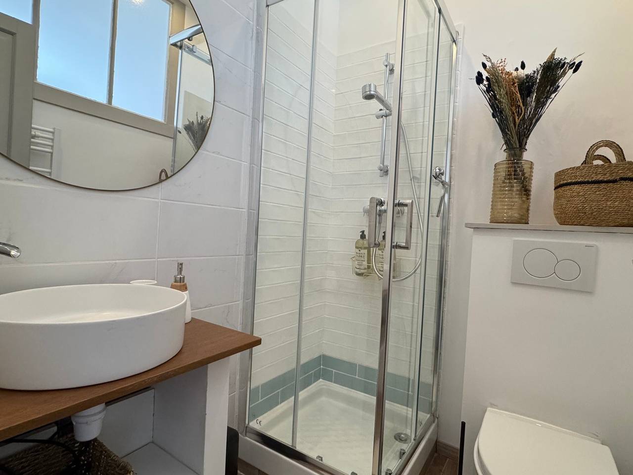 Studio entier, Charmant studio avec vue et Wifi à Aix-les-Bains in Aix-les-Bains, Région de Chambéry
