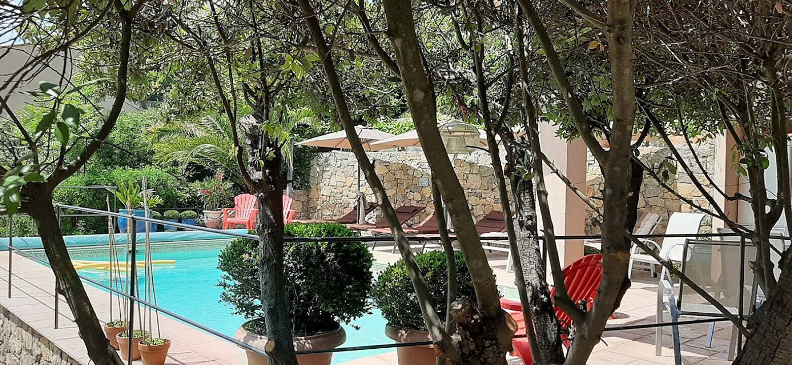 Villa « Les Hauts De Taradeau »: Vistas a la montaña y piscina privada espectacular in Taradeau, Region de Draguignan