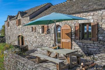 Gîte pour 5 personnes, avec jardin dans Lozère