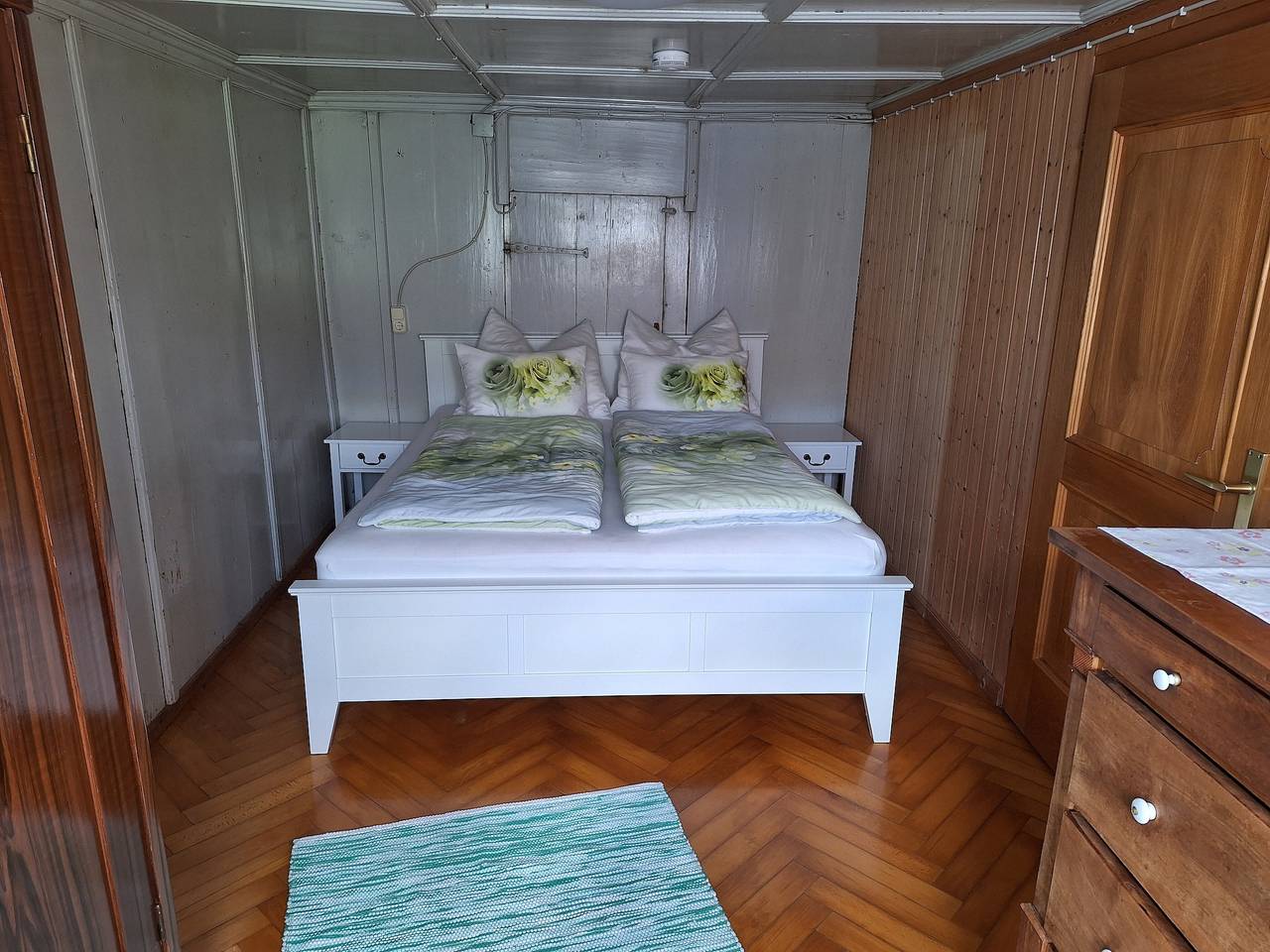 Entire apartment, Apartment 'Ferienwohnung in Altem Bauernhaus' with Mountain View, Private Garden and Wi-Fi in Schwarzenberg, Bodensee-Vorarlberg