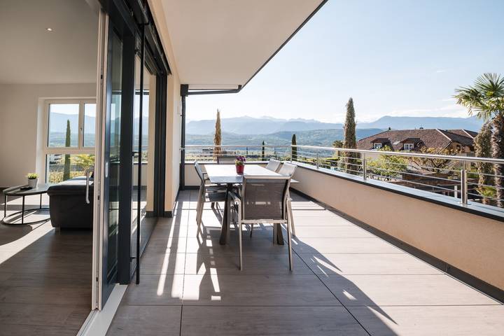 Ferienwohnung für 8 Personen, mit Balkon und Terrasse in Kaltern an der Weinstraße