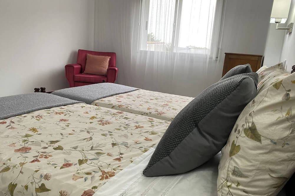 Entire apartment, Padrón Centro P2 by Urent in Padrón, La Coruña Province