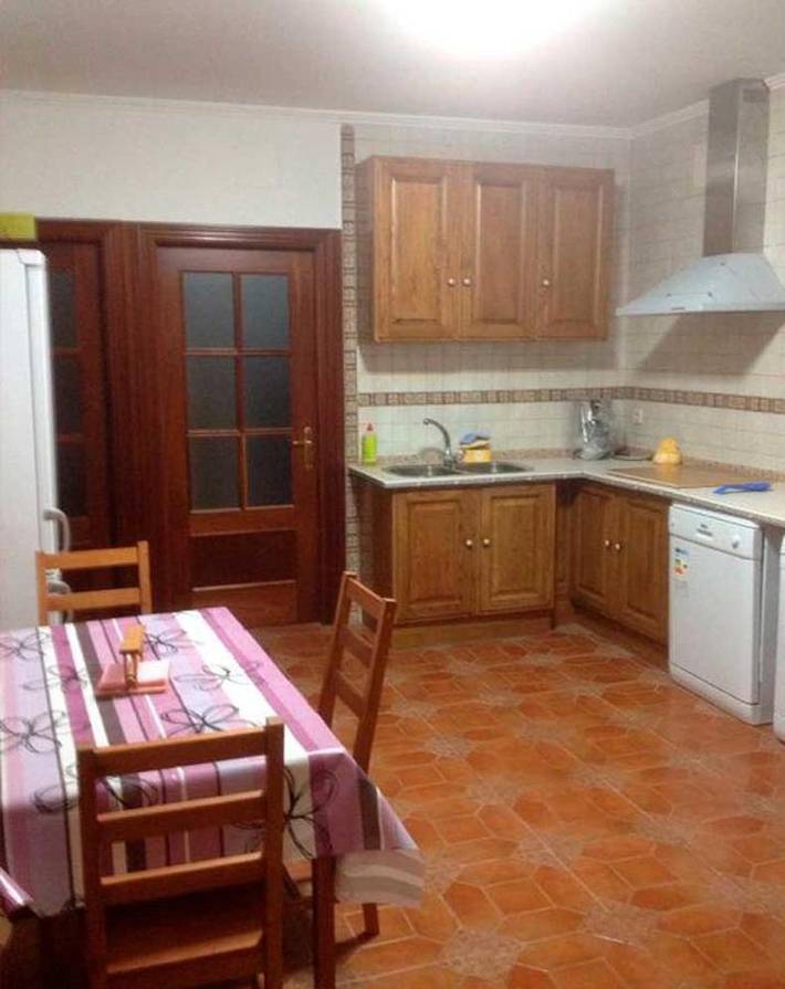 Casa de vacaciones para 9 personas, con jardín además de piscina y vistas, Se admiten mascotas en Montes de Toledo - 3