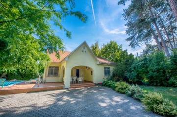 Ferienhaus für 8 Personen, mit Pool und Garten sowie Ausblick, mit Haustier in Siofok