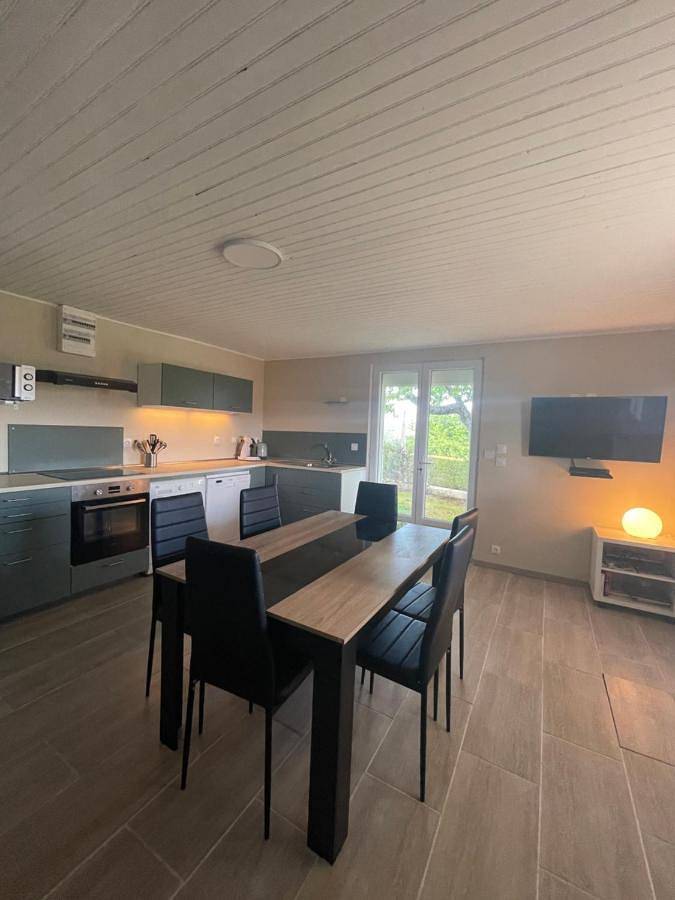 Gîte pour 6 personnes, avec vue et terrasse à Saint-Maurice-de-Lignon - 4