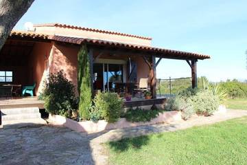 Location de vacances pour 5 personnes, avec terrasse et jardin à Bouzigues
