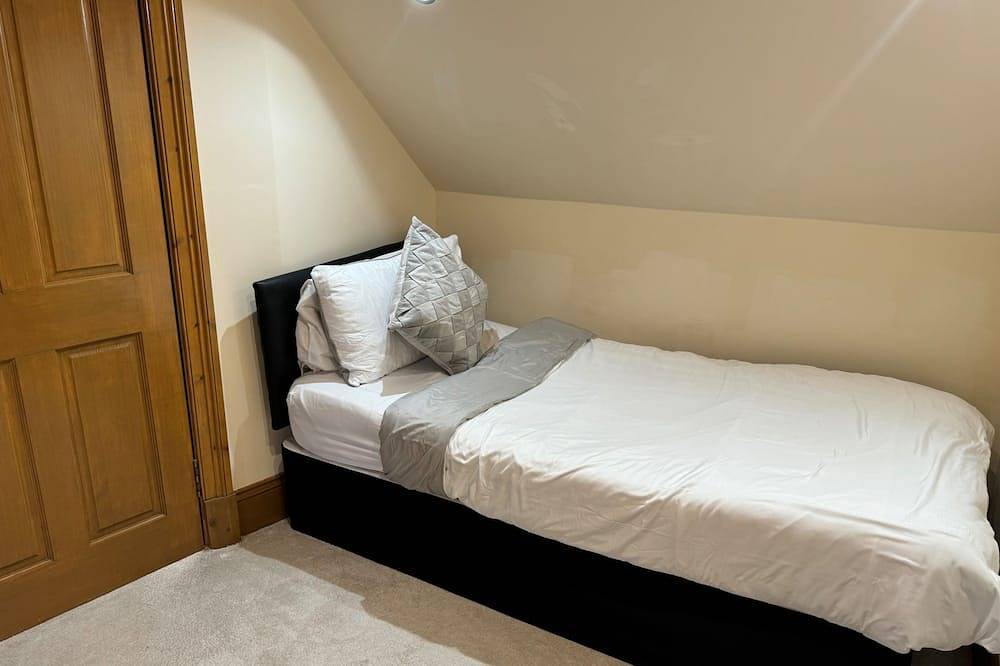 2-Bed Cottage, Sleeps 4, 10 mins to Glasgow Centre in Glasgow, Greater Glasgow and Clyde Valley