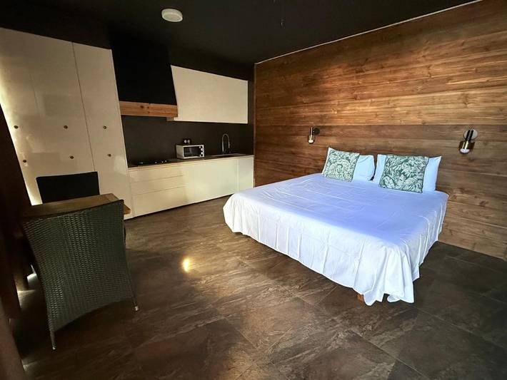 Gîte pour 2 personnes, avec terrasse ainsi que piscine et vue, animaux acceptés dans Faa'a - 2