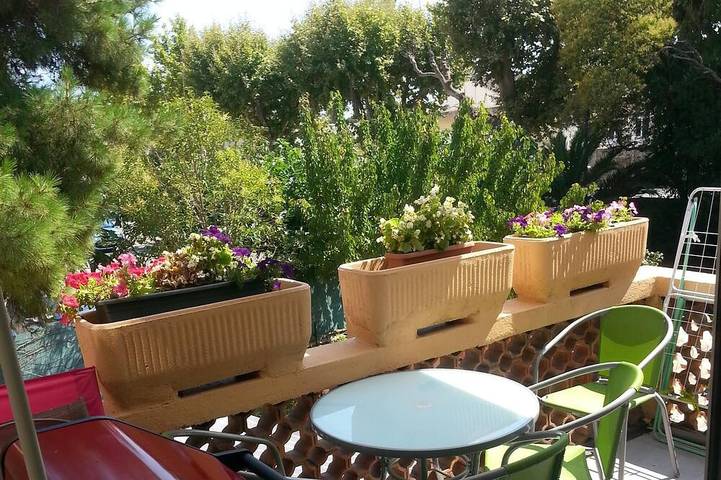 Location de vacances pour 8 personnes, avec balcon et jardin dans Fréjus Plage