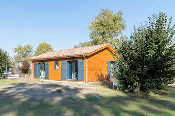Gîte pour 5 personnes, avec jacuzzi et terrasse ainsi que piscine et jardin en Gironde