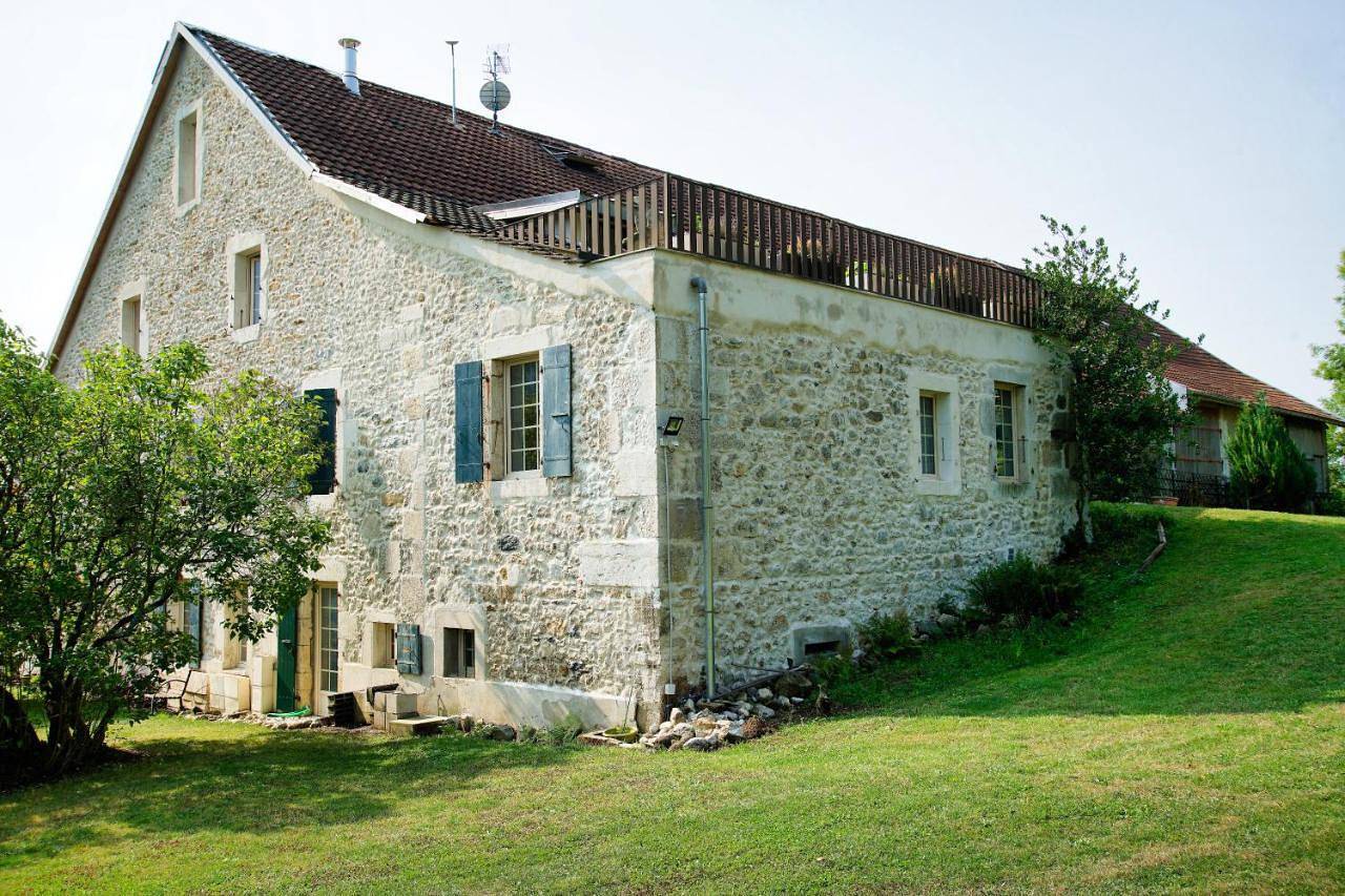 Appartement entier, Two-Bedroom Apartment in Divonne-les-Bains, Gex