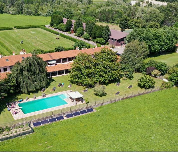 Chambre d’hôte, avec Balcon et Terrasse ainsi que Jardin et Piscine