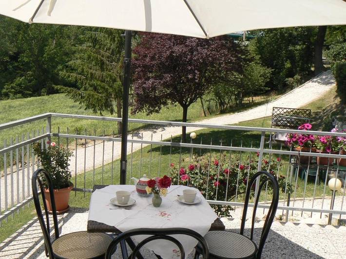 B&b per 3 persone, con Terrazza e Giardino nonché Panorama in Pesaro-Urbino