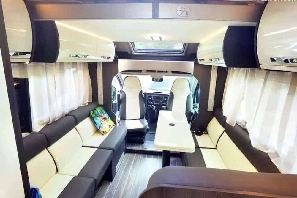 🌟 Camping-car Luxueux en Bord de Seine - Un Séjour Unique 🌟 in Saint-Fargeau-Ponthierry, Parc naturel régional du Gâtinais français