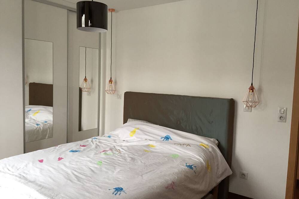 In the heart of the Bordeaux region, family home with swimming pool in Floirac, Región de Burdeos