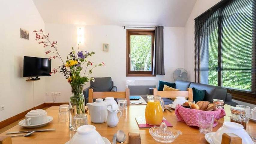 Gîte pour 7 personnes, avec jardin et piscine, animaux acceptés dans Massegros Causses Gorges - 2